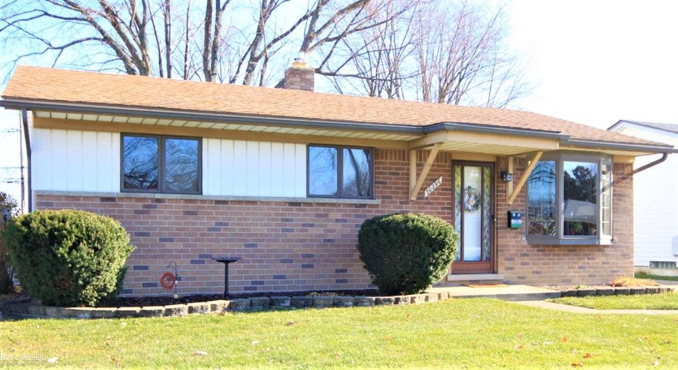 30296 Calahan Rd, Roseville, MI 48066 - photo 1