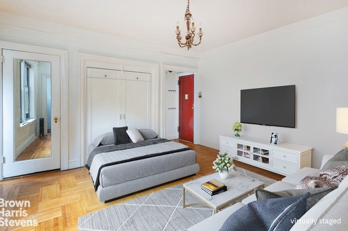 270 W 11th St unit 4A, New York, NY 10014 - photo 1