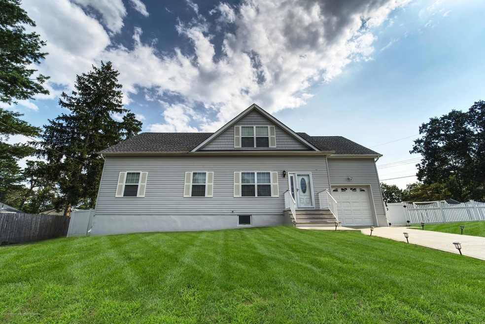 2103 Whitcomb 1_batch