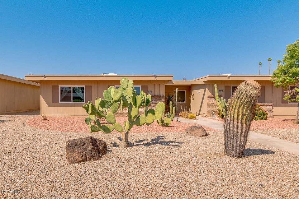 10916 W Thunderbird Blvd, Sun City, AZ 85351 - photo 1