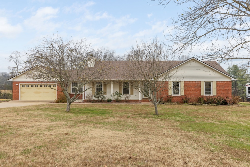 1086 Cliff White Rd, Columbia, TN 38401 - photo 1