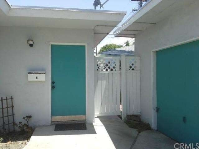 back unit with courtyard & standard garage 