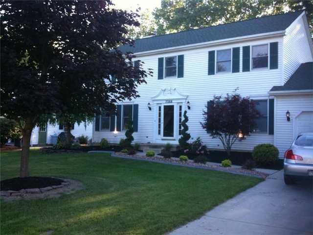 7288 Winbert Dr, North Tonawanda, NY 14120 - photo 1