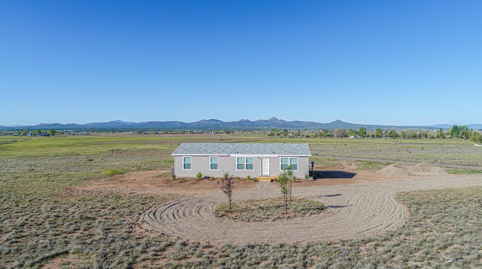 25601 N Riesling Ln, Paulden, AZ 86334 - photo 1