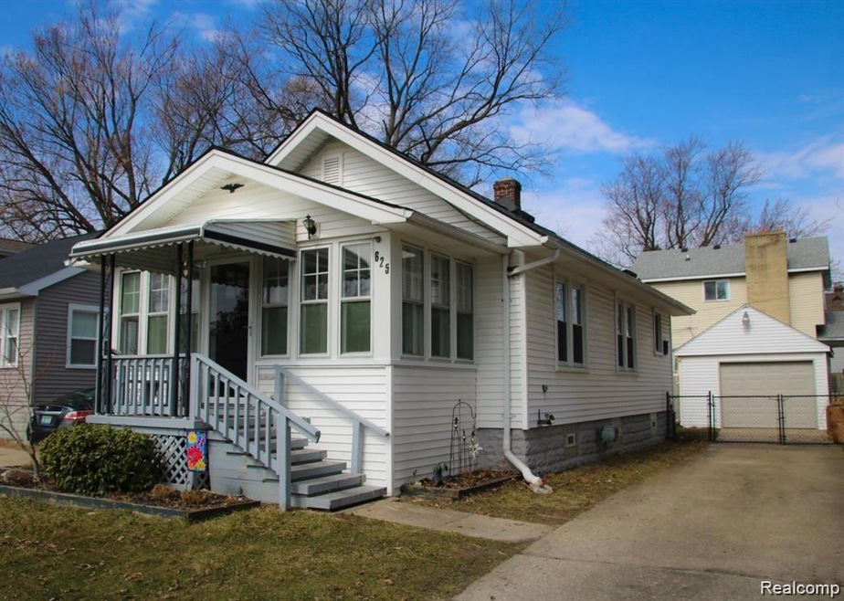 *Welcome to 625 E 3rd*