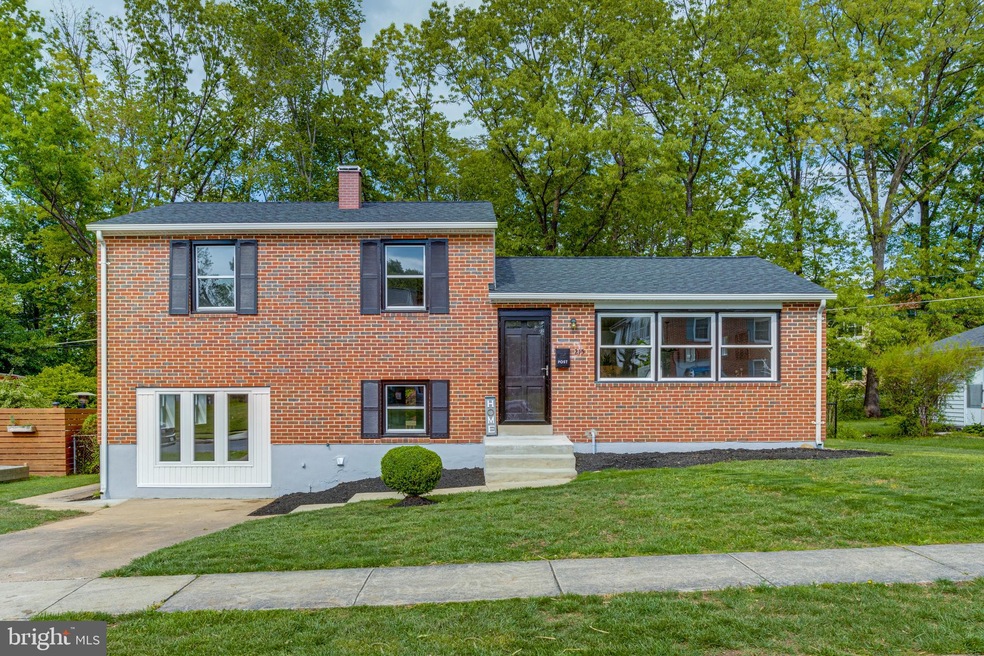 215 Worthmont Rd, Catonsville, MD 21228 - photo 1