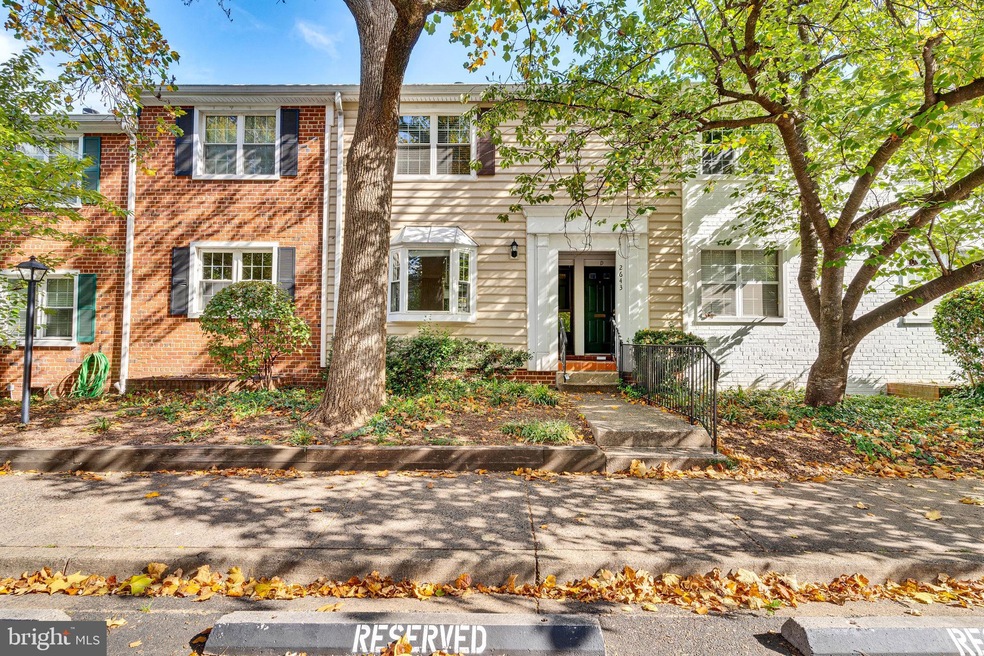 2643 S Walter Reed Dr unit A, Arlington, VA 22206 - photo 1