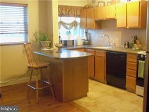 1018 Hansen Place, Darby, PA 19023 - photo 1