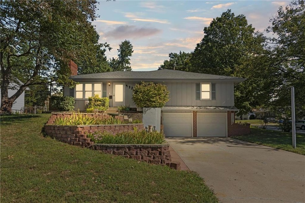 9323 Mullen Rd, Lenexa, KS 66215 - photo 1