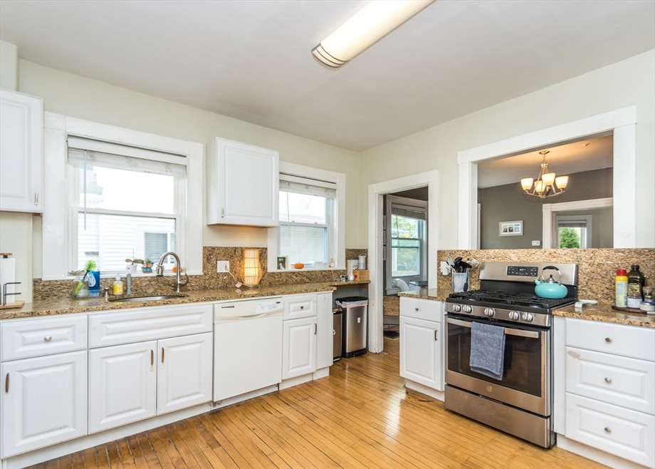 116 Taylor St unit 1, Waltham, MA 02453 - photo 1