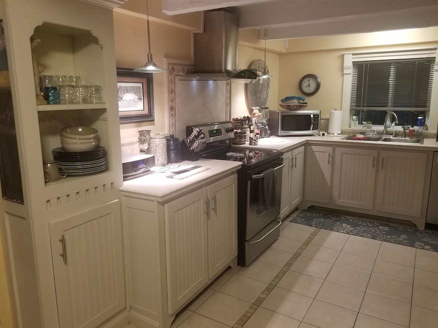 22 Chestnut St, Claremont, NH 03743 - photo 1