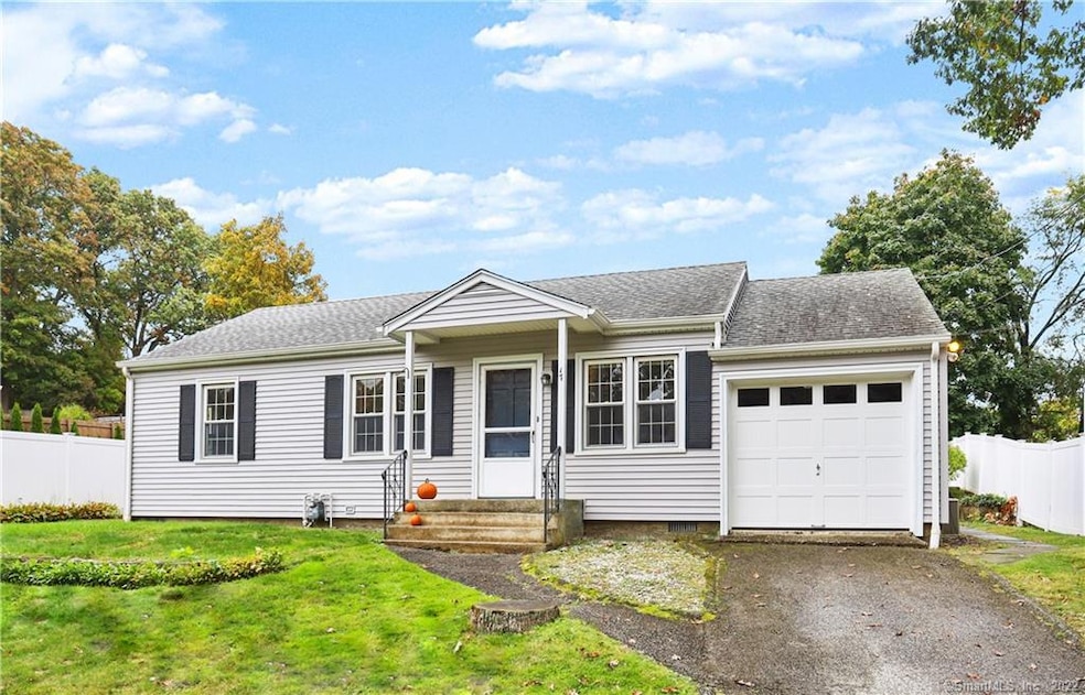 17 Derwen St, Stamford, CT 06906 - photo 1