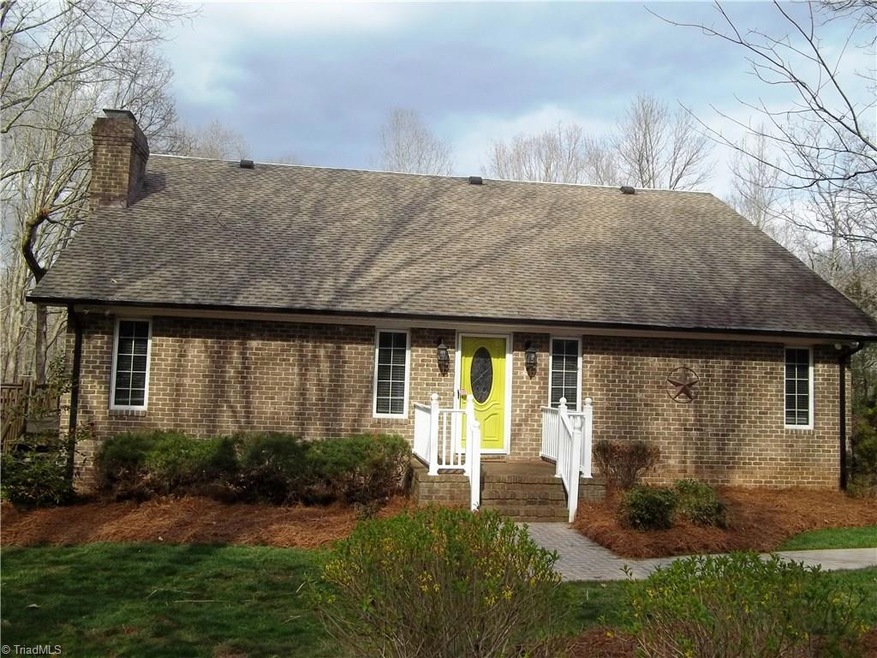 919 Stonecrest Ct, Asheboro, NC 27205 - photo 1