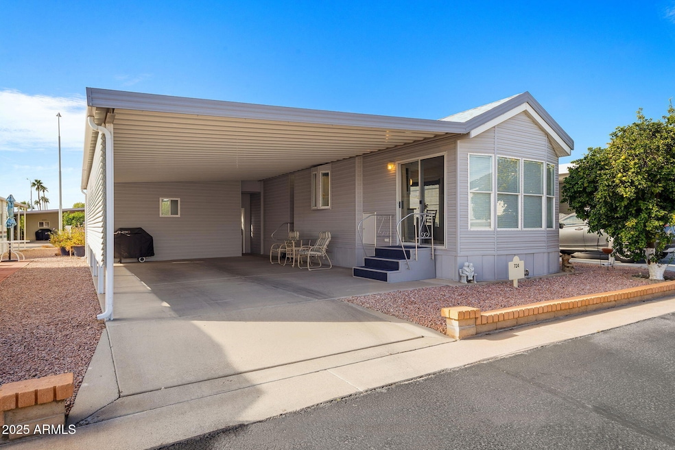 111 S Greenfield Rd unit 724, Mesa, AZ 85206 - photo 1