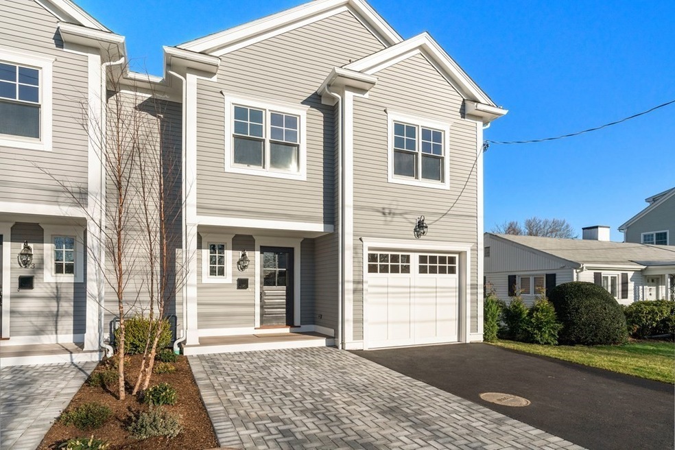 121 Farwell St unit 123, Newtonville, MA 02460 - photo 1