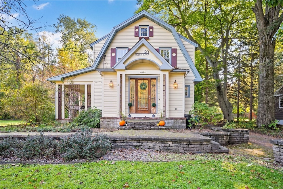 Welcome home to 120 Helen Rd!!