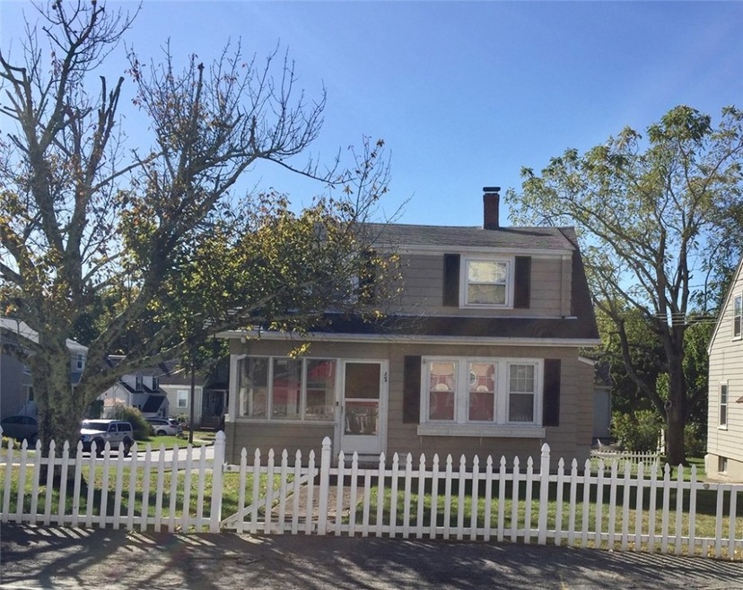 364 Maple Ave unit 2, Barrington, RI 02806 - photo 1