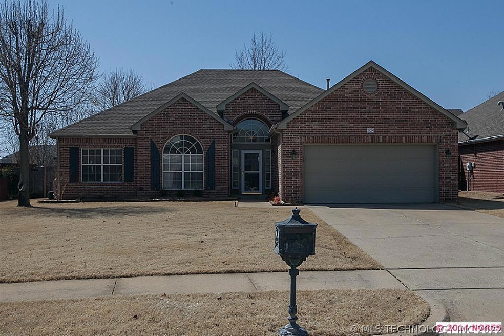 Well cared for home on quiet cul de sac offering t