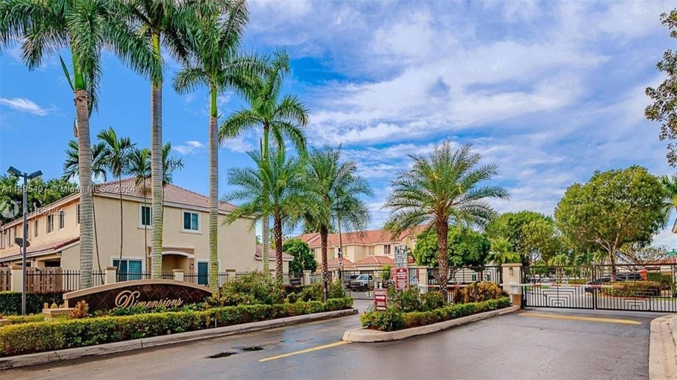 4828 NW 114th Ct, Doral, FL 33178 - photo 1