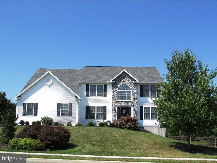 403 Pleasant View Dr, Douglassville, PA 19518 - photo 1