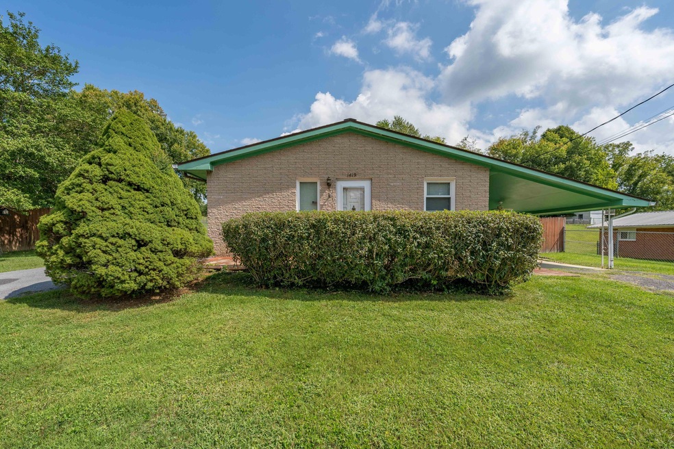 1419 Stoneybrook Dr, Johnson City, TN 37601 - photo 1