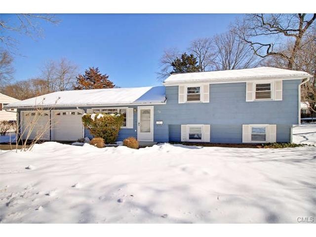 76 Bel Air Ln, Fairfield, CT 06824 - photo 1