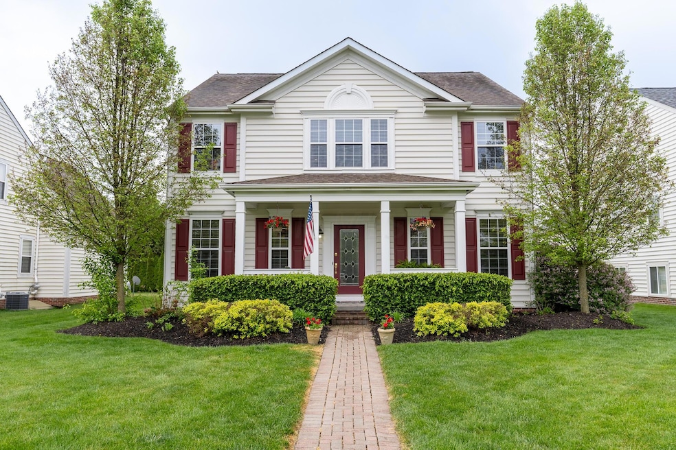 Sold $599,995 • Co-Listing Agent