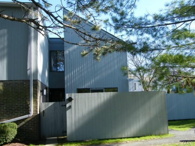 2 Blueberry Ln, Ridgefield, CT 06877 - photo 1