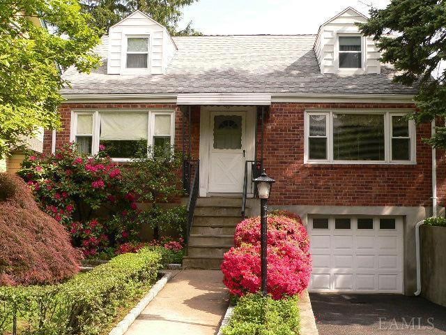 15 Mckinley St, Bronxville, NY 10708 - photo 1