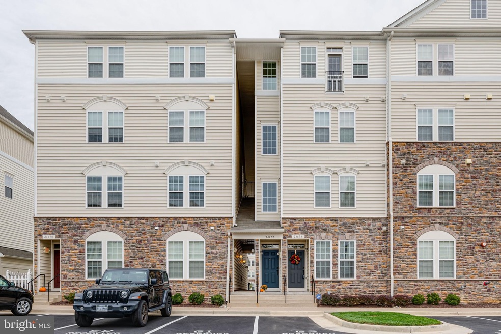 24677 Lynette Springs Terrace unit 302, Aldie, VA 20105 - photo 1