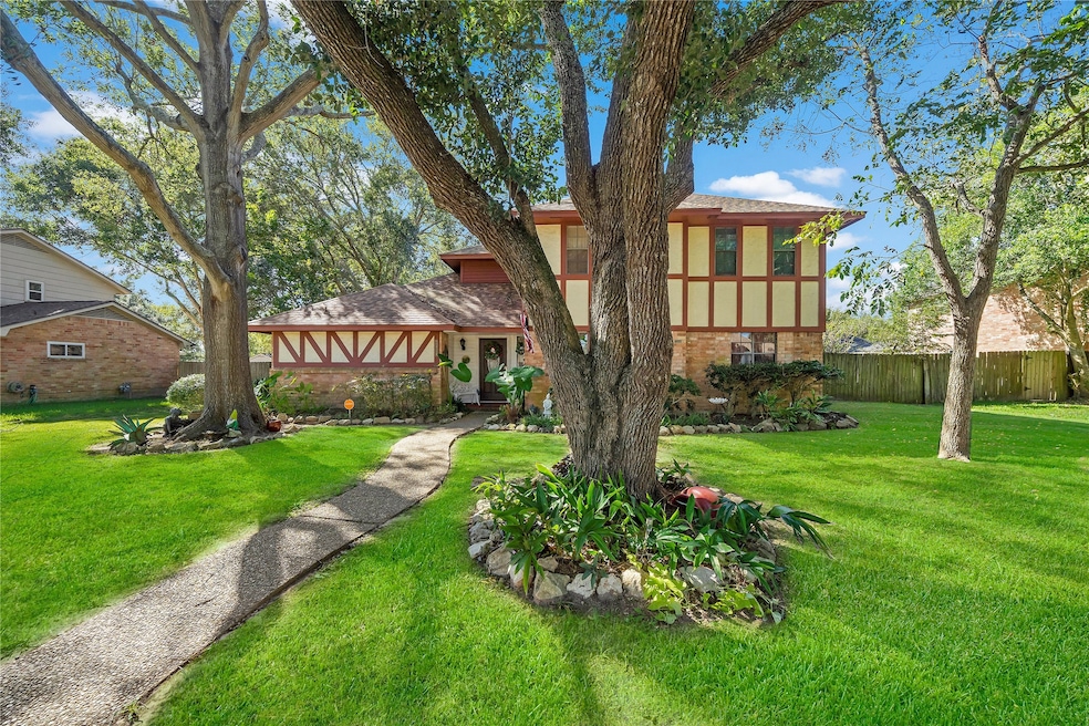 2414 Chestnut Dr, Rosenberg, TX 77471 - photo 1