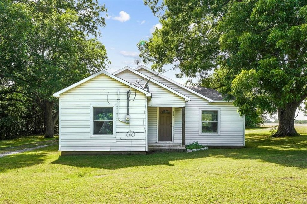 1677 Smith Oak Rd, Sherman, TX 75090 - photo 1