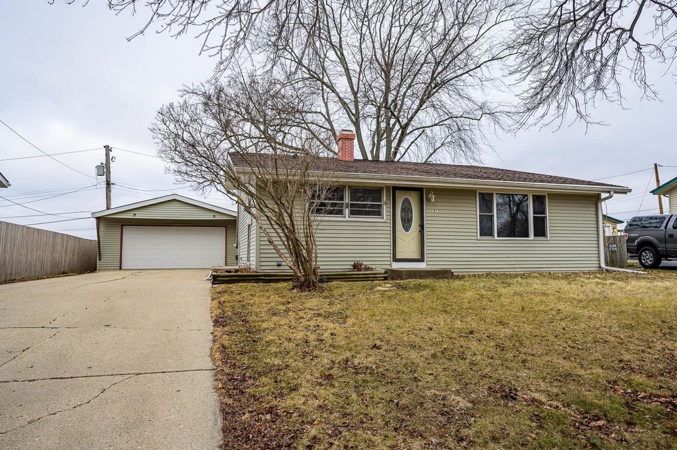 131 Ensenada Dr, Carpentersville, IL 60110 - photo 1