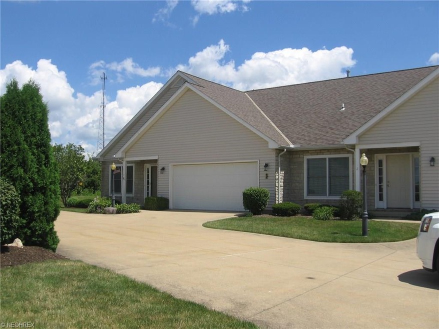 4 Nantucket Cir unit 2, Oberlin, OH 44074 - photo 1