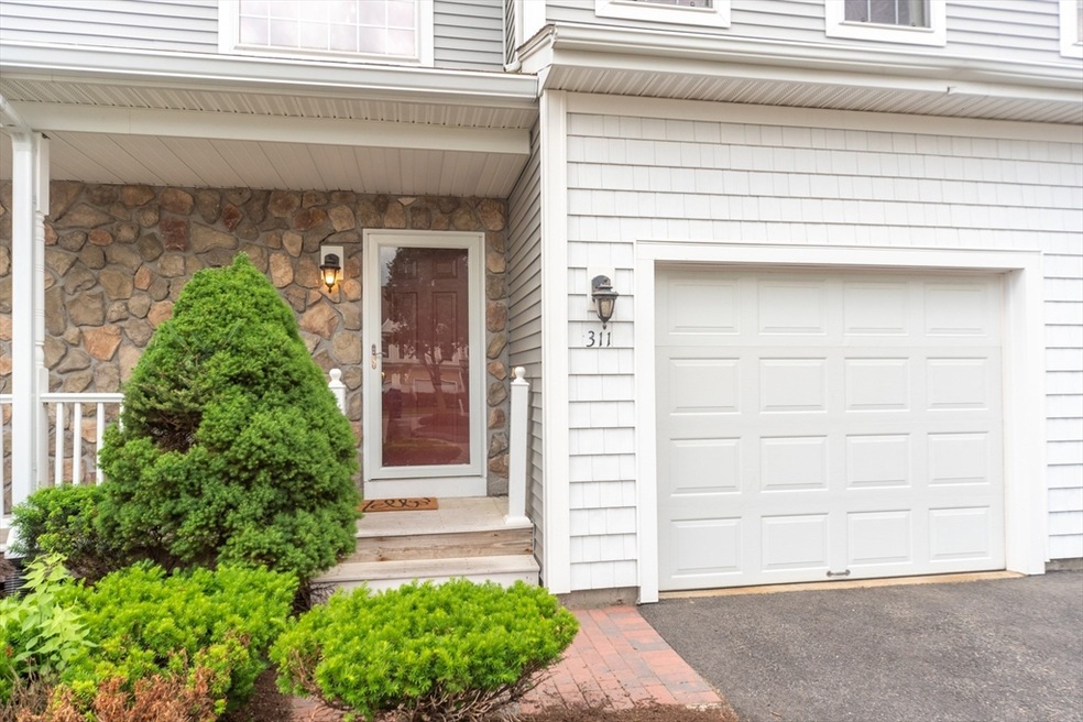 311 Tamarack Ln unit 311, Abington, MA 02351 - photo 1