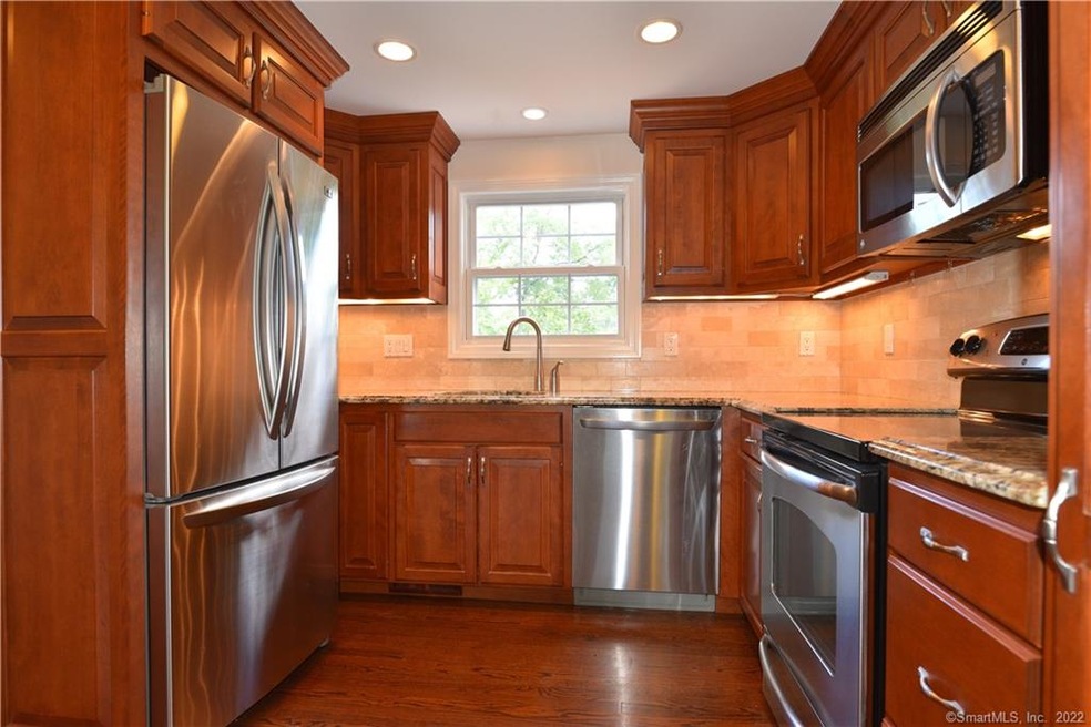 21 Brightwood Ln, West Hartford, CT 06110 - photo 1