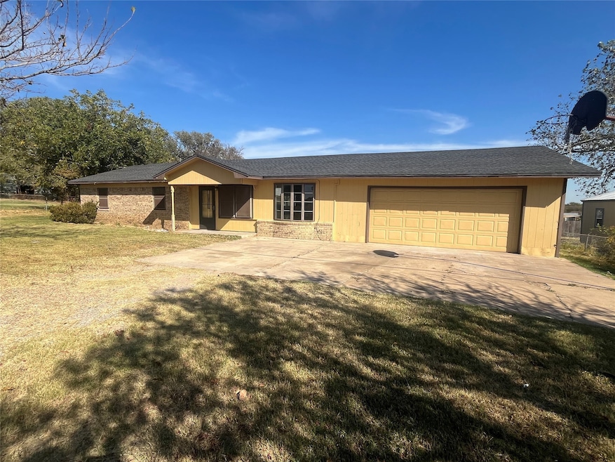 316 County Road 211, Gainesville, TX 76240 - photo 1