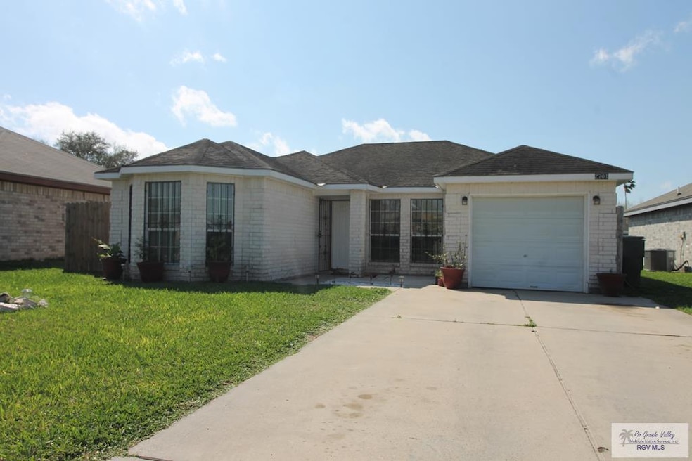 2701 W Coast Dr, Weslaco, TX 78596 - photo 1