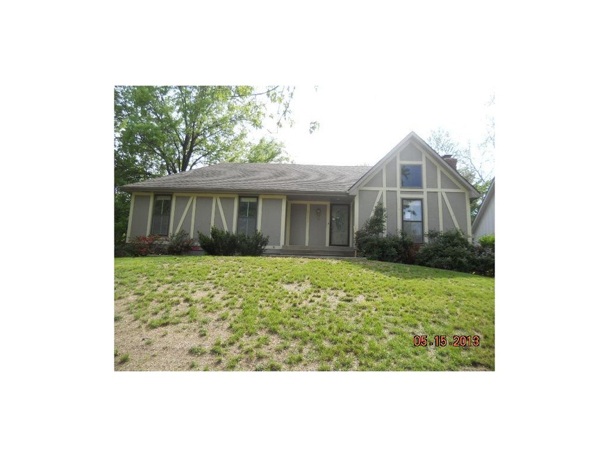 8932 Alden St, Lenexa, KS 66215 - photo 1