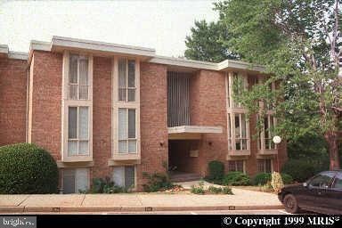 2616 Redcoat Dr unit 1-D, Alexandria, VA 22303 - photo 1