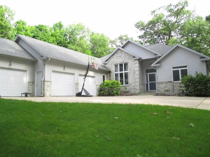 6422 Shady Bend Rd, Verona, WI 53593 - photo 1