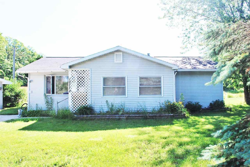 10772 Burnett Rd, Charlevoix, MI 49720 - photo 1