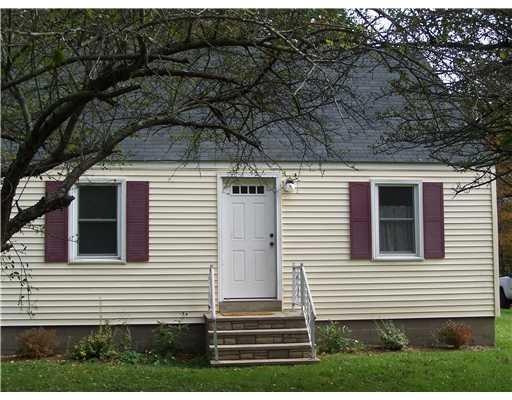 Exterior Front. A sweet cape in York...