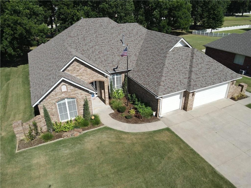 1603 Pecan Crossing Dr, Shawnee, OK 74804 - photo 1