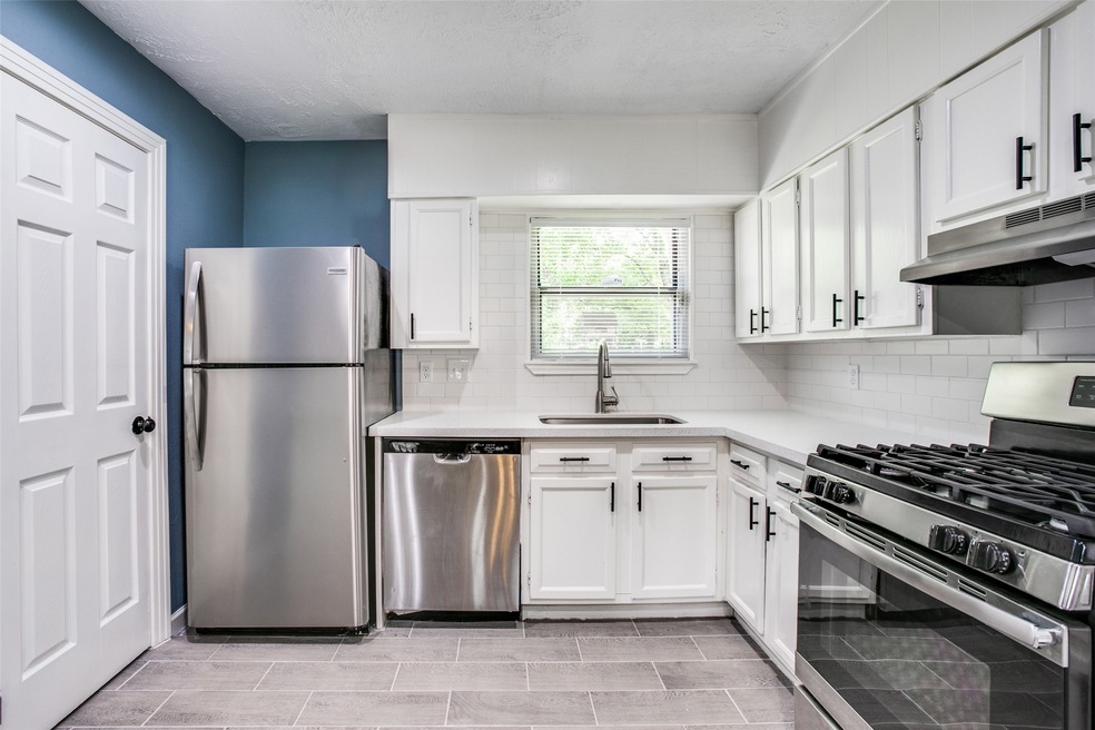 509 Jerry St, Houston, TX 77022 - photo 1