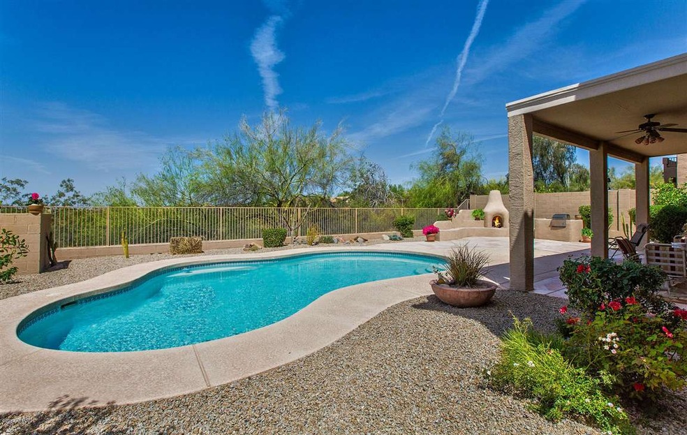 BIG Pool & BBQ with Views!