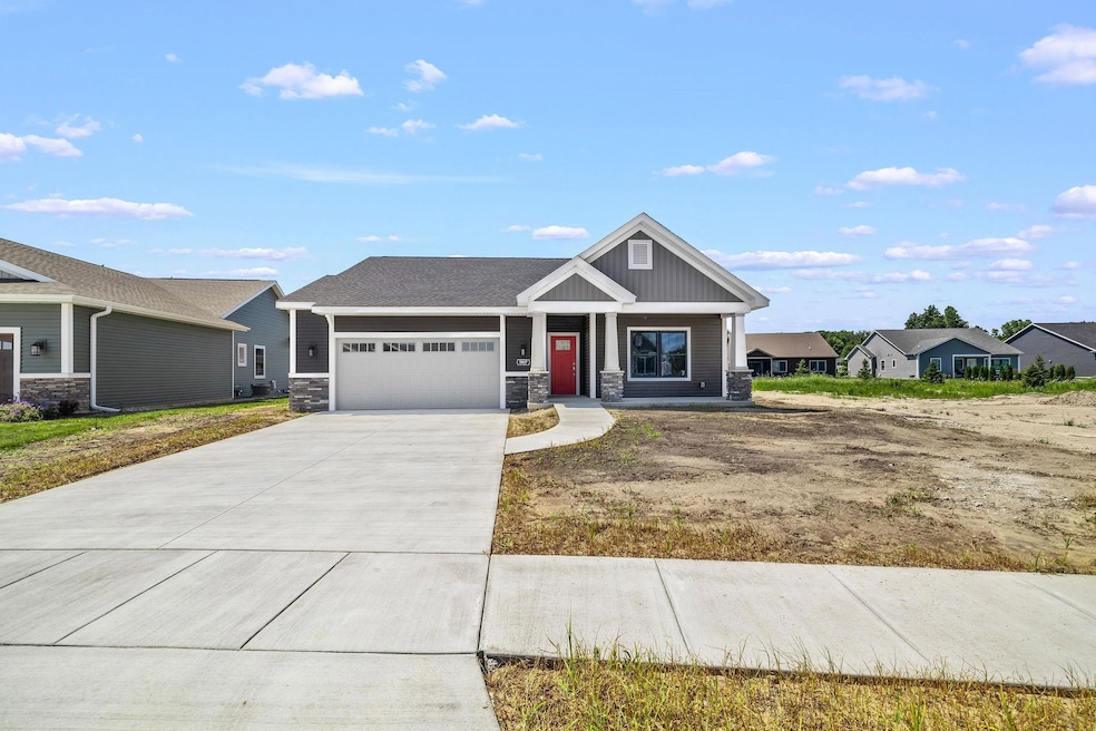 5814 Diamond View E, Midland, MI 48642 - photo 1