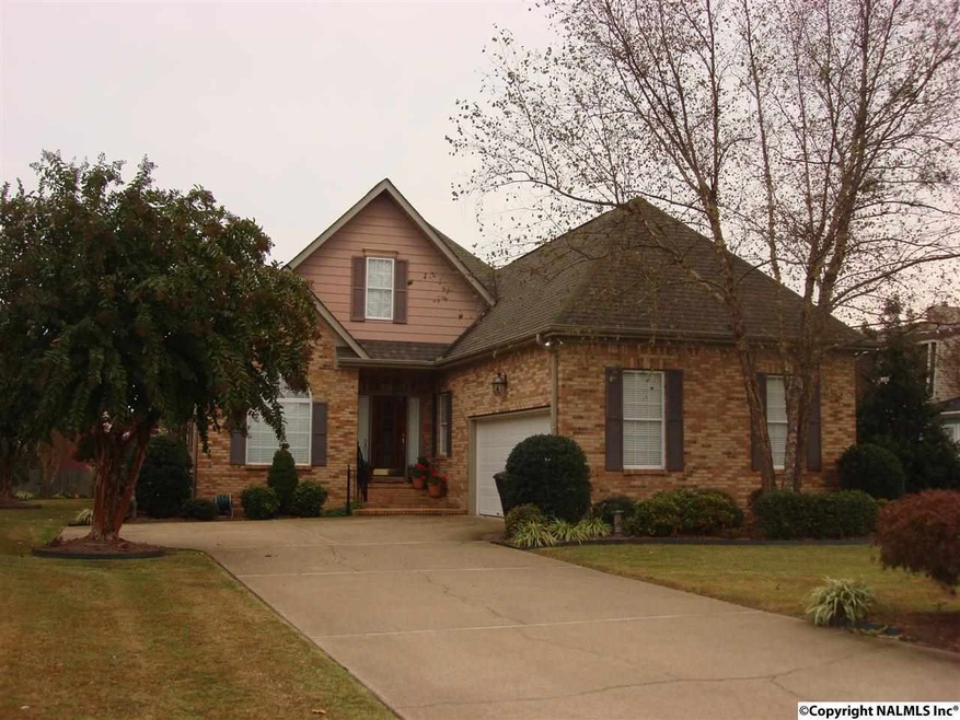 324 Lakepoint Dr, Gadsden, AL 35901 - photo 1