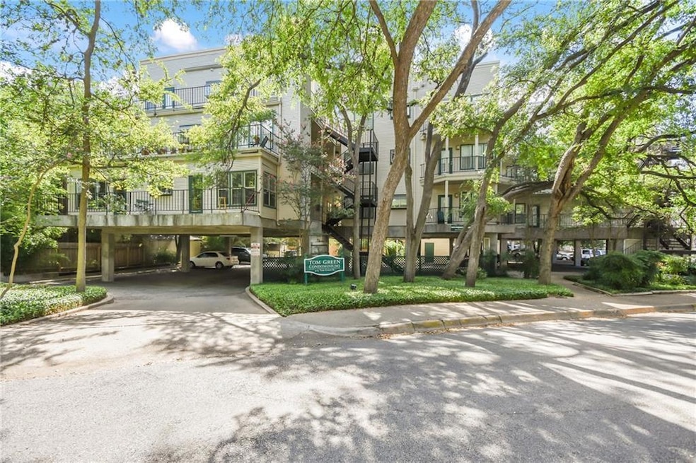 3115 Tom Green St unit 404, Austin, TX 78705 - photo 1