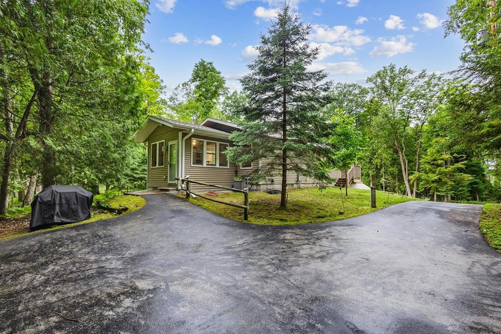 For Sale $519,900 • Co-Listing Agent